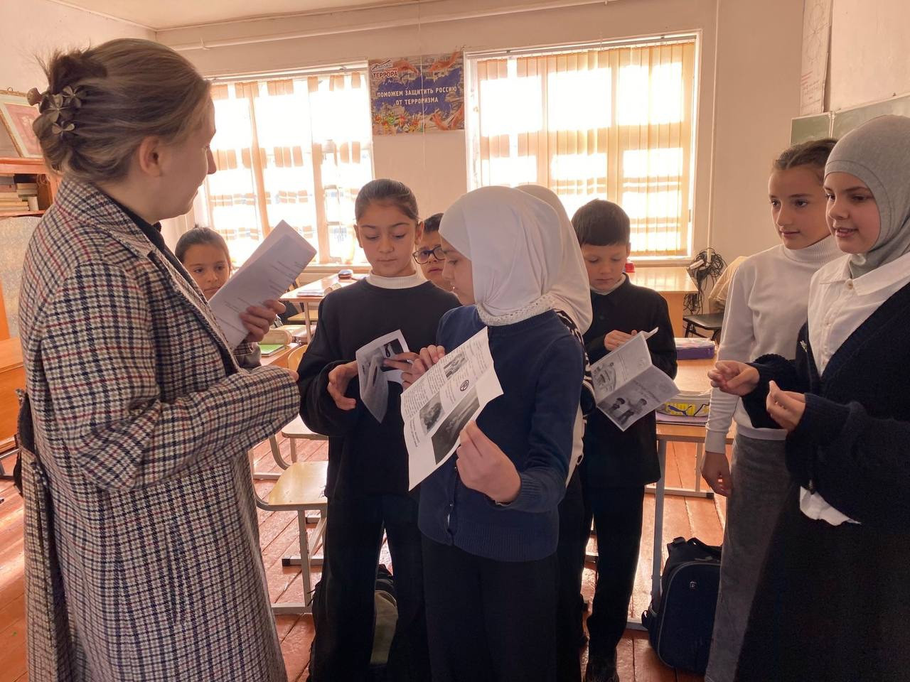 В рамках Года Семьи и предверии Всероссийского дня правовой помощи детям  специалисты отделения социального обслуживания детей и семей с детьми КЦСОН Агульского района  провели познавательную встречу со школьникам Тпигской СОШ.